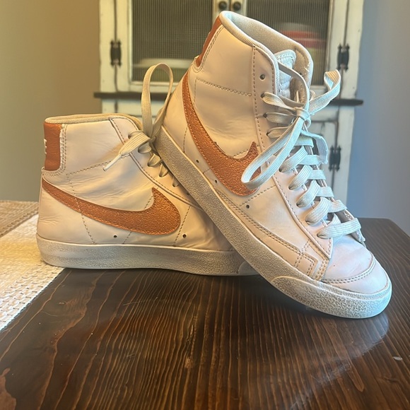 Nike Women's Pink and Copper Blazers - Picture 2 of 6
